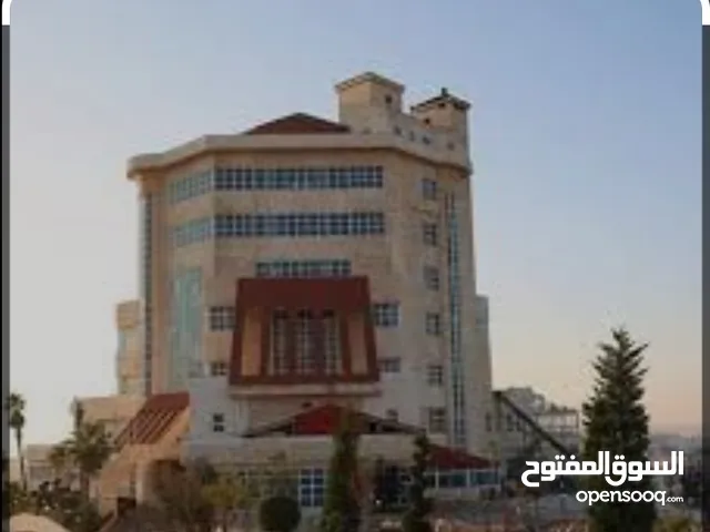 ارض للبيع بجانب فندق افرست   رجم عميش