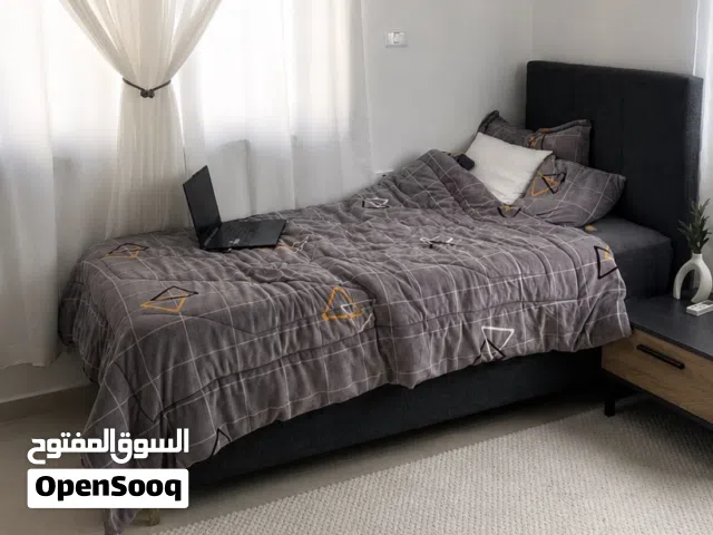 سرير مفرد بحالة ممتازة