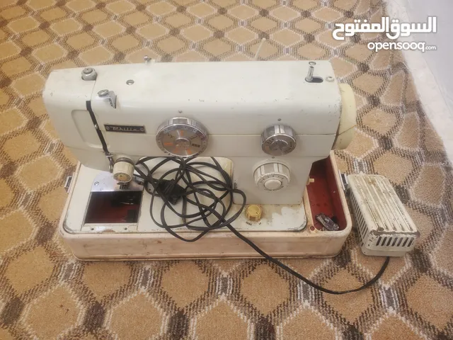 للبيع مكينه خياطه ياباني اصلي تبي سير ومكوك بس شغاله مكينه