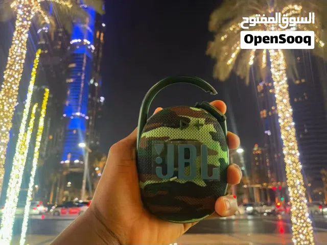 Powerful JBL speak 10 hours play battery