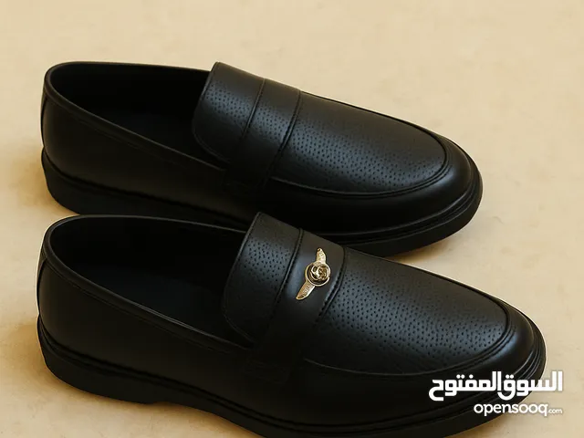 للبيع - حذاء رجالي أنيق شبه جديد
