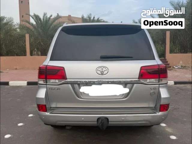 لاندكروزر V6