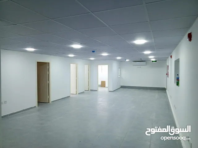 لتنفيذ جميع أعمال الإنشاءات والهياكل المعدنية والصيانة والتشطيبات