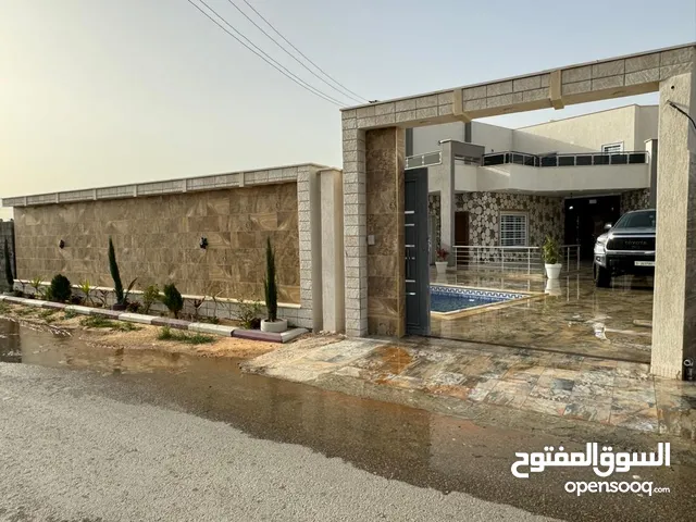 700m2 4 Bedrooms Villa for Sale in Tripoli Ain Zara