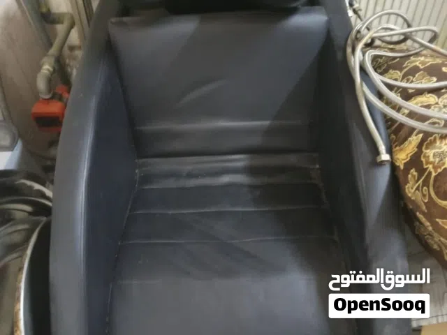 مغسله صالون وكاله مستخدم أقل من شهرين للبيع السبب المحل انكسر وشنته صالون به جديد الجيلاتين عليها