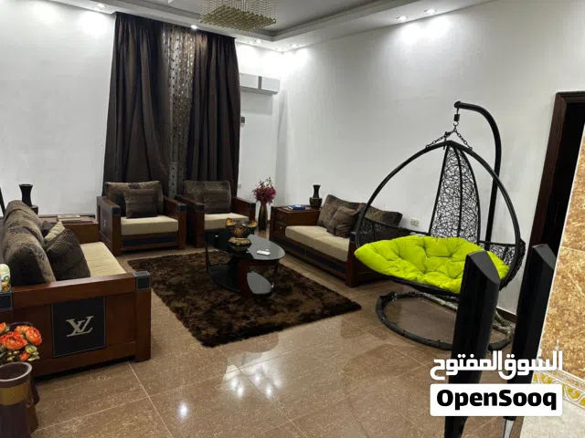 فيلا مفروشة في الخروبه