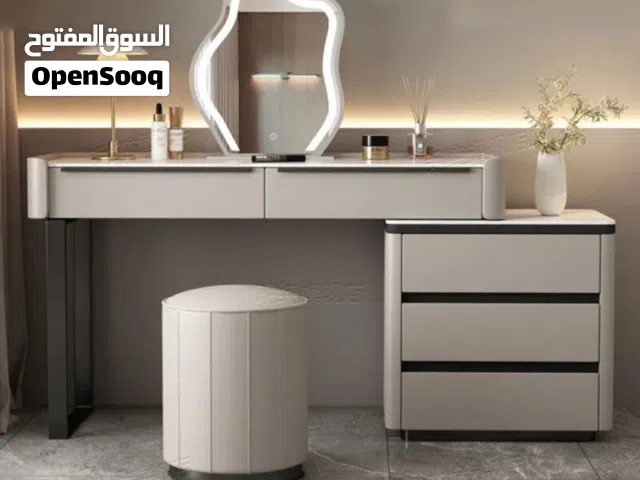 نجار على حسب الطلب والشكل