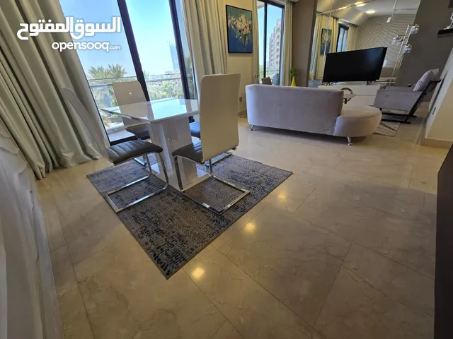 شقه للايجار مفروشه شامل الكهرباء والانترنت في جزيرة الريف