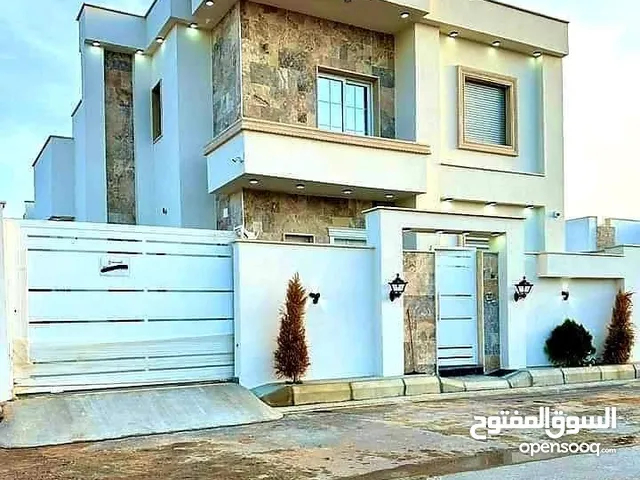 280 m2 5 Bedrooms Townhouse for Sale in Tripoli Ain Zara