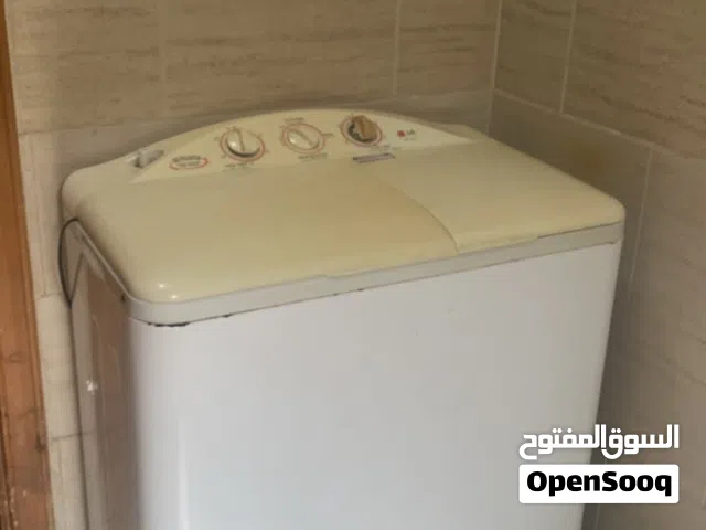 غسالة يدوية بحالة جيدة