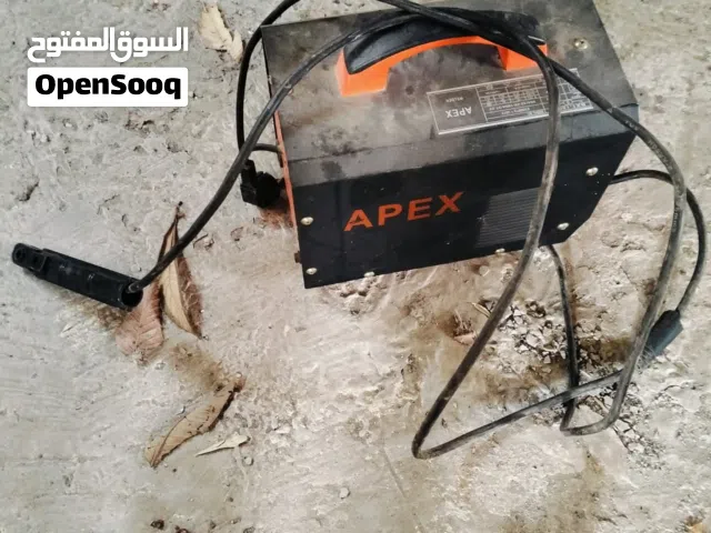 معدات شبه مستعملة للبيع