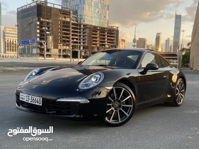 Porsche 911 Carrera in Kuwait City