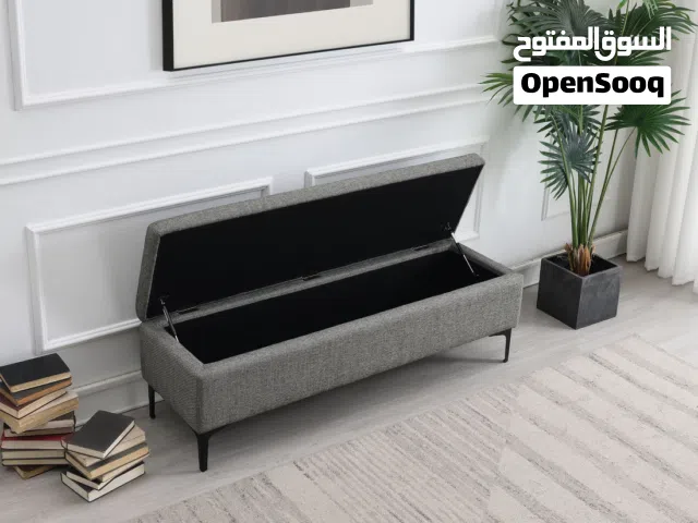 الخزانة "الأوتومان" (Ottoman) هي قطعة أثاث ذكية تجمع بين الأناقة والعملية، فهي ليست مجرد مقعد، بل هي