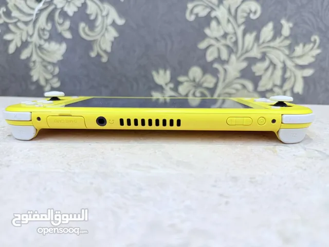 للبيع نينتندو سويتش لايت أصفر نظيف جداً + شاحن أصلي + كرت تخزين – مثالي للعب والتنقل