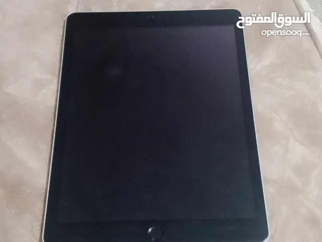 ايباد 9 بحالة الوكالة مافي ولا خدش استعمال خفيف معاه كفر ولزقة سكريت وشاحن ولكرتونة ومروحة