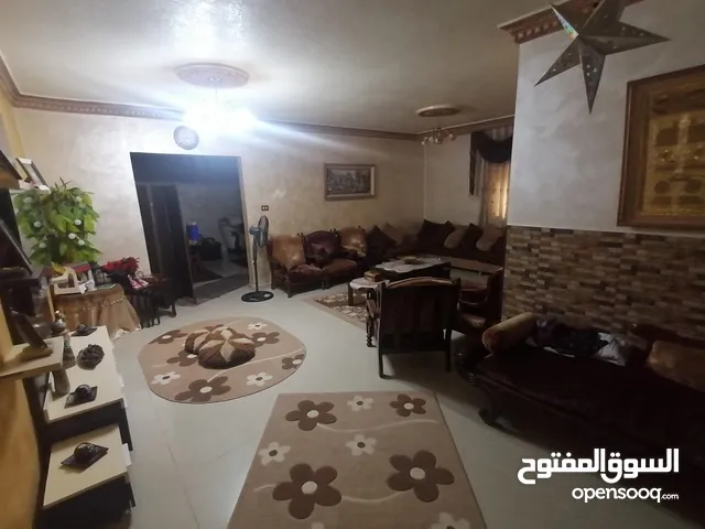 215 m2 4 Bedrooms Apartments for Sale in Amman Daheit Al Aqsa