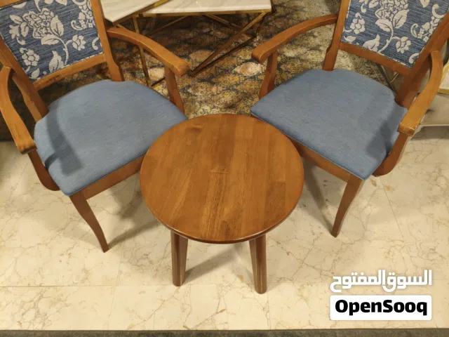 طقم كرسيين وطاوله للبيع