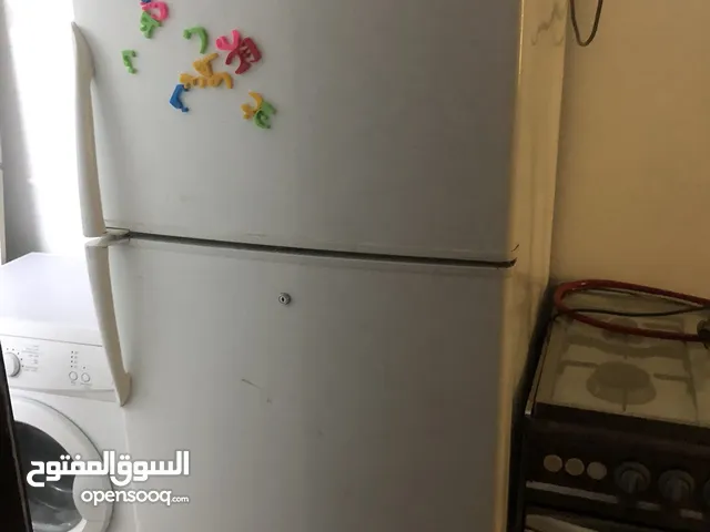 ثلاجه وغاز 4عيون بحاله جيده وغساله