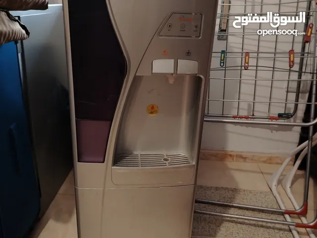 كولر ماء genius استعمال سنه شبه جديد شغال ميه بالميه بارد وساخن