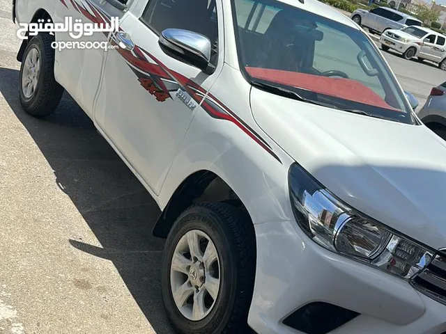 Toyota Hilux 2016 in Al Dhahirah