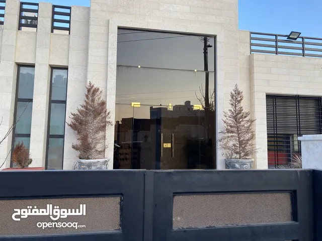 360 m2 4 Bedrooms Villa for Sale in Amman Al Bnayyat