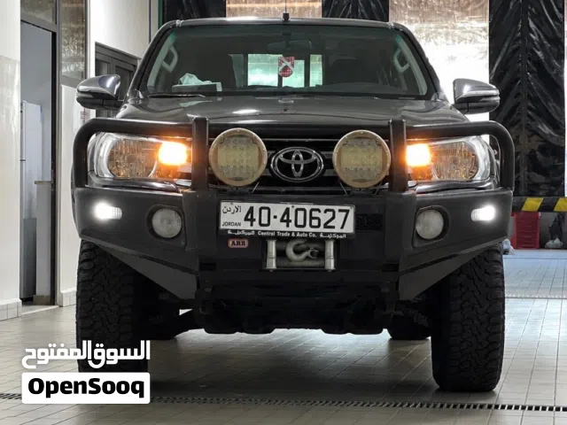 2018 تويوتا هيلوكس SR5