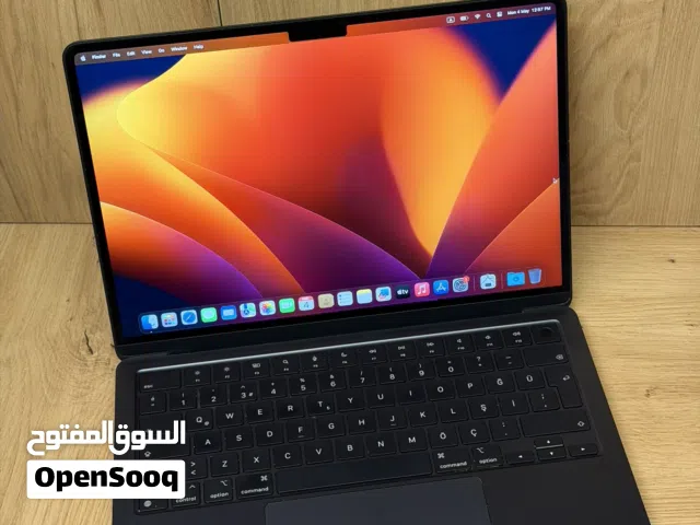 MacBook Air 2022. M2-Chip. 8 RAM. 256 SSD. 13.6-inch