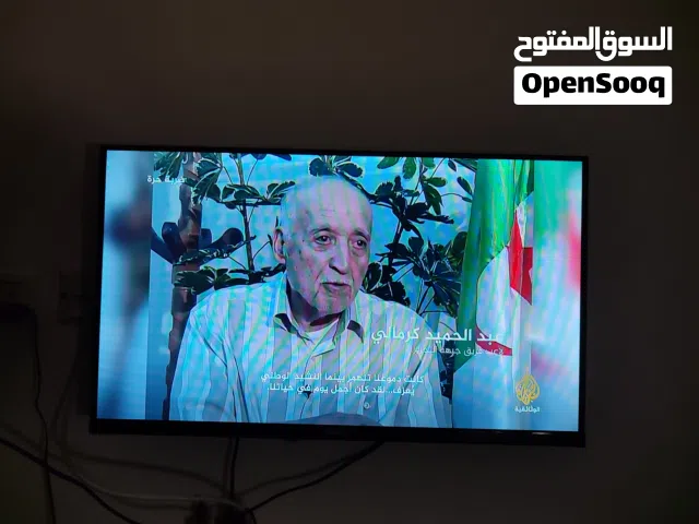 شاشة 32 بوصة شبه جديدة