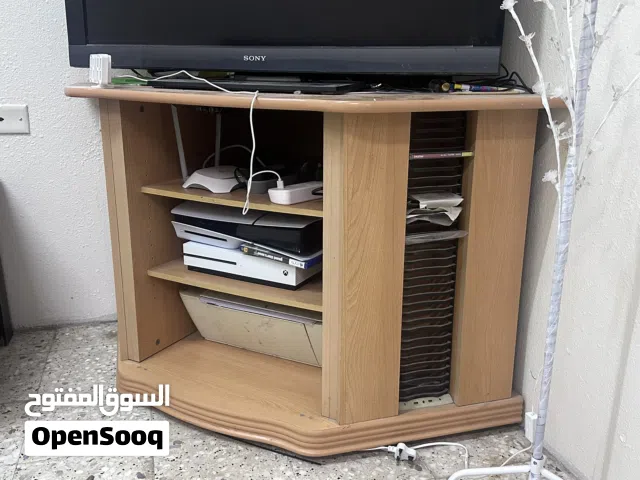 Corner Tv table with wheels
