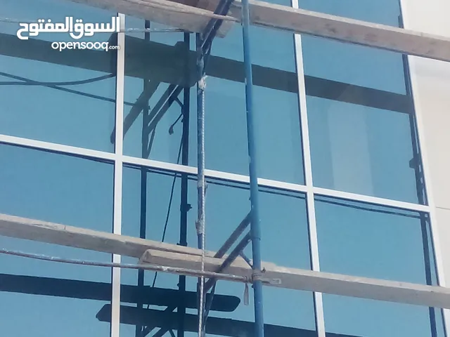 فني المنيوم لجميع أعمال الالمنيوم باب شباك شتر رول صيانه وتبديل