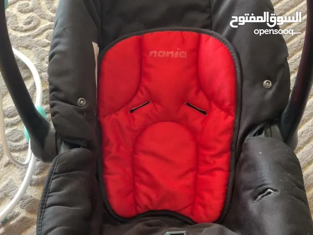 اغراض اطفال بحال ممتازه للبيع