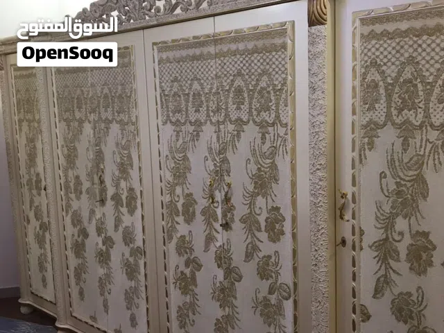 غرفة نوم وأجهزة منزليه للبيع .