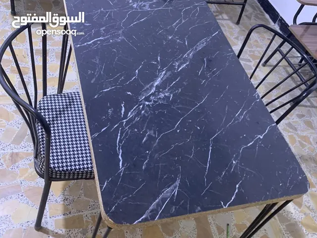 ميز طعام + كراسي مستعملة