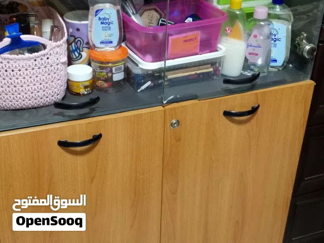 خزاين صالون تجميل بحاله ممتازه