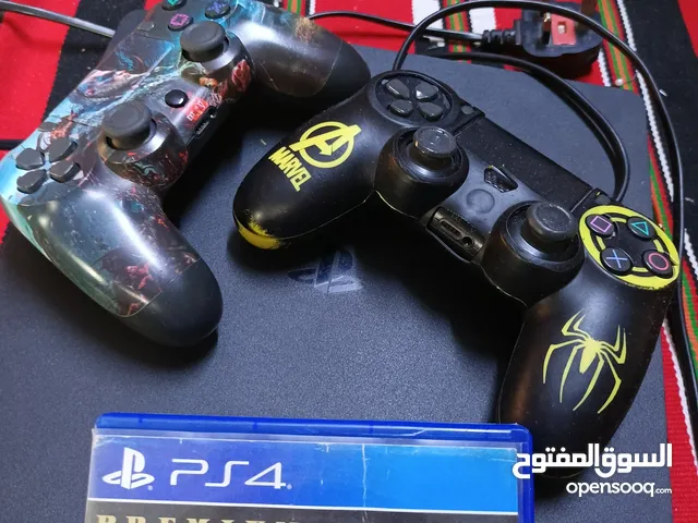 بلايستيشن 4 مع3 ايد تحكم مع 2قرص العاب جتي اي ولعبه اخر وكفر ايد تحكم وصلة شحن