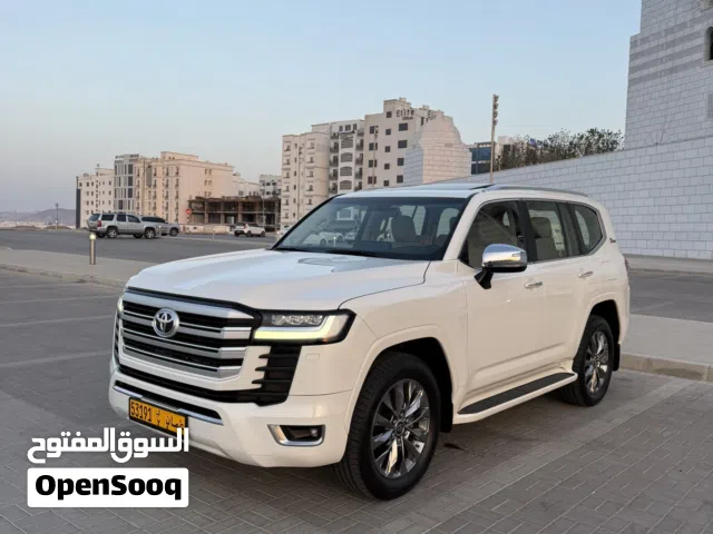 تويوتا لاندكروزر VX موديل 2022