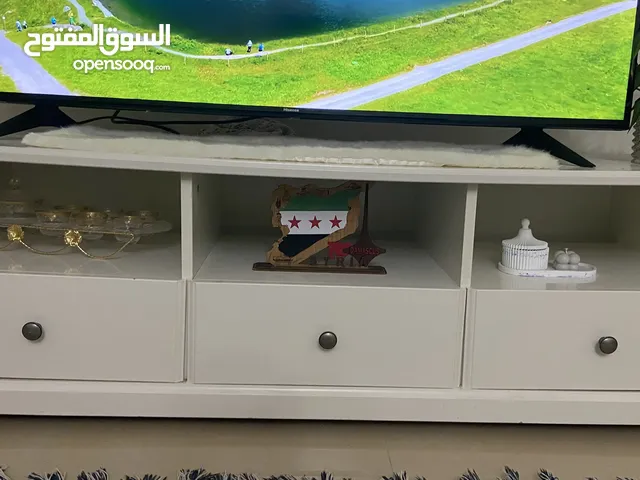 طاولة تلفاز