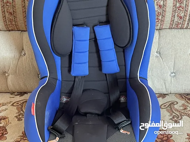كرسي السيارة للأطفال من ماركة جونيورز مناسب جدا ومريح