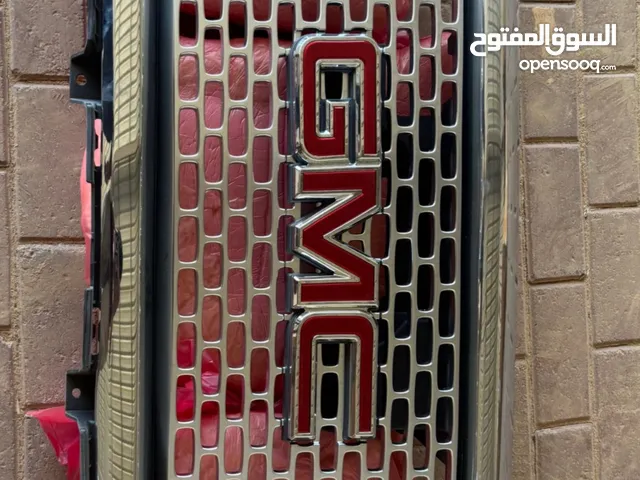 شبك GMC Sierra 1500 Denali أصلي