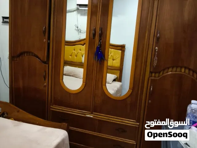 كنتور 4 ابواب خشب مع چرباية نوم