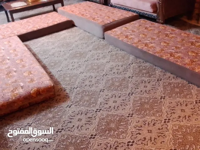 اربع فرشات مستعمل بحال لقطه 16 وحده ضغط 20