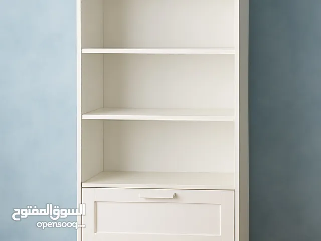 مكتبة تخزين الأغراض و تنفع ايضاً للكتب من محل IKEA