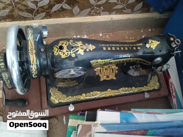 مكينة خياطه شبه جديدة