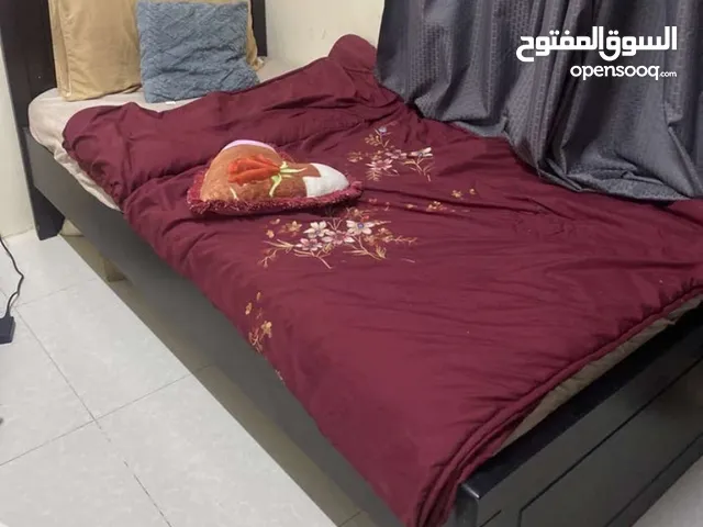 سرير لشخص وتحد معى الدوشق