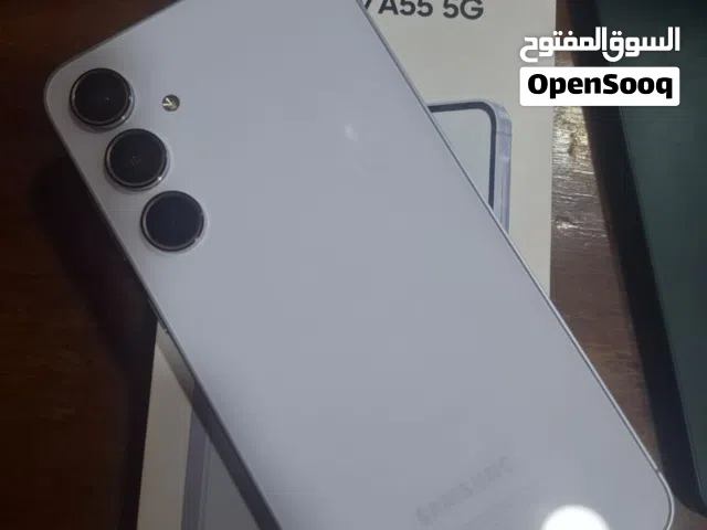 samsung A55 ذاكرة 256 مستعمل نظيف ملحقاته كارتونه