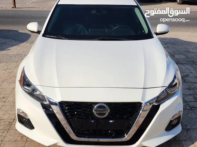 نيسان التيما وارد أمريكي موديل 2020 بدون حادث ايرباجات وكالة ماشي 150123 ميل S