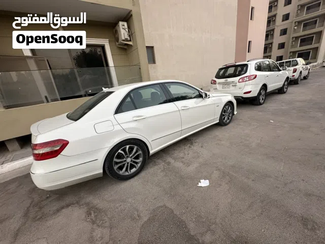 2010 مرسيدس بنز الفئة-E E 200
