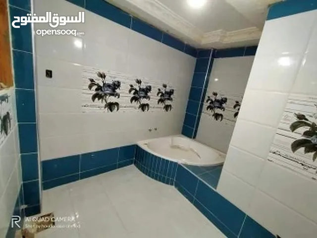 سباك الخرج وصيانه مسابح ونوفير وغزل جميع الأسطح وشغل على أعلى مستوى وبارخص الأسعار وكشف تسريبات