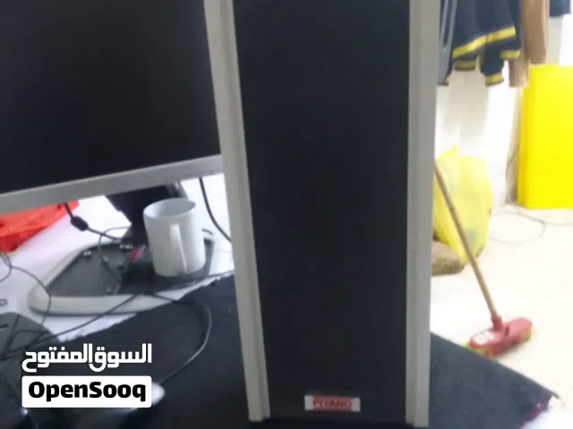 مطلوب مكسر صوت مستعمل بسيط لسماعات كما في الصور من غير مؤثرات ولا مضخمات يخرج صوت من السماعات فقط