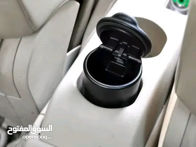 طفاية سجائر عصرية وديكور أنيق للسيارة